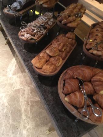 Veranda Restaurant Lounge